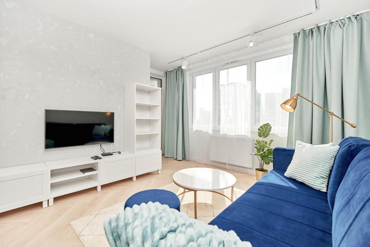 Exclusive Apartments Gwiazdzista With Free Garage Wroclaw By Noclegi Renters Exterior photo